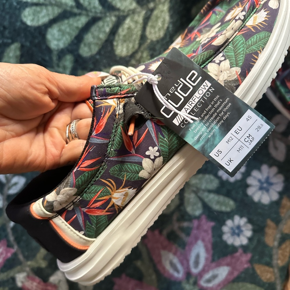 Hey Dude mens tropical Canvas Sneakers in Black with Green and White Accents 13 - Picture 3 of 6